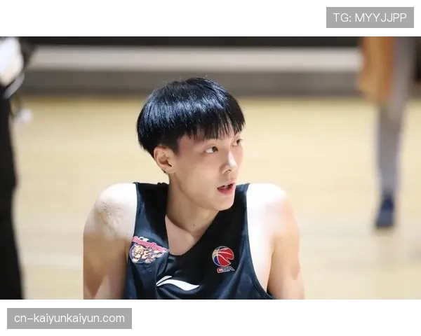 胡明轩专访:谈防守外援心得与国家队新周期目标 胡明轩专访:谈防守外援心得与国家队新周期目标